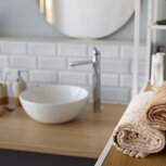 high-angle-bathroom-towels-arrangement